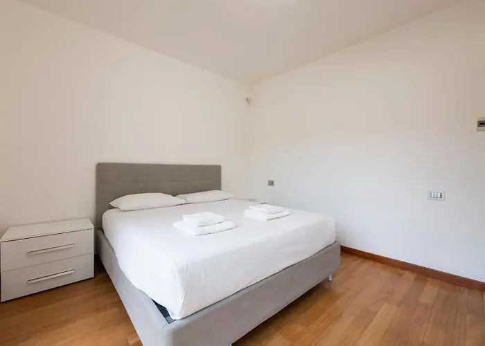 Luxury - Muratori 9 * Milaan