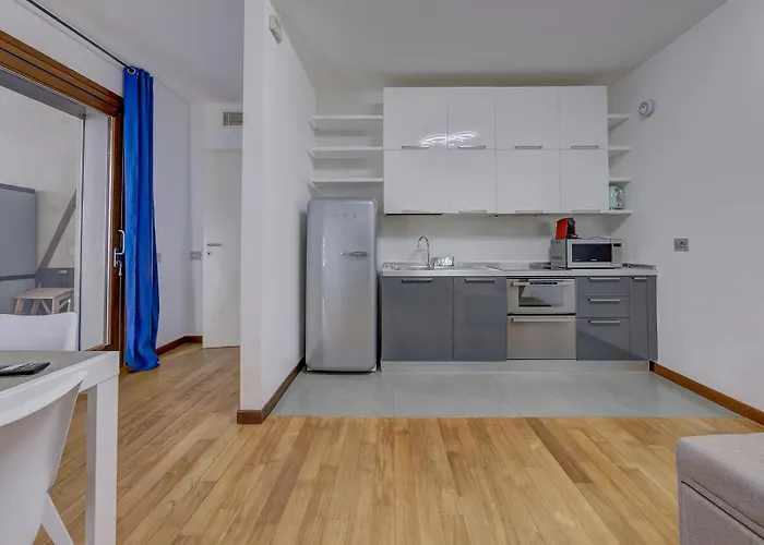 Luxury - Muratori 9 * Milaan