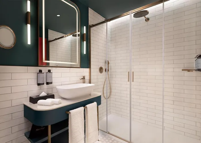 Puccini Milan, Tapestry Collection By Hilton