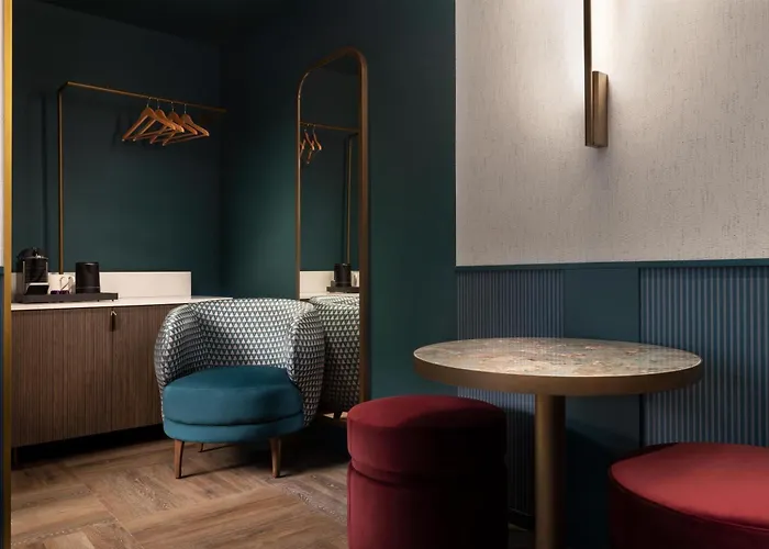 Hotel Puccini Milan, Tapestry Collection By Hilton