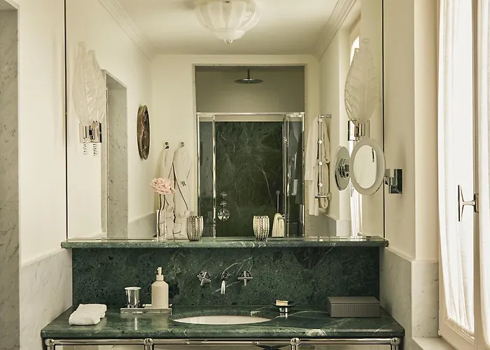 Rocco The Carlton Hotel