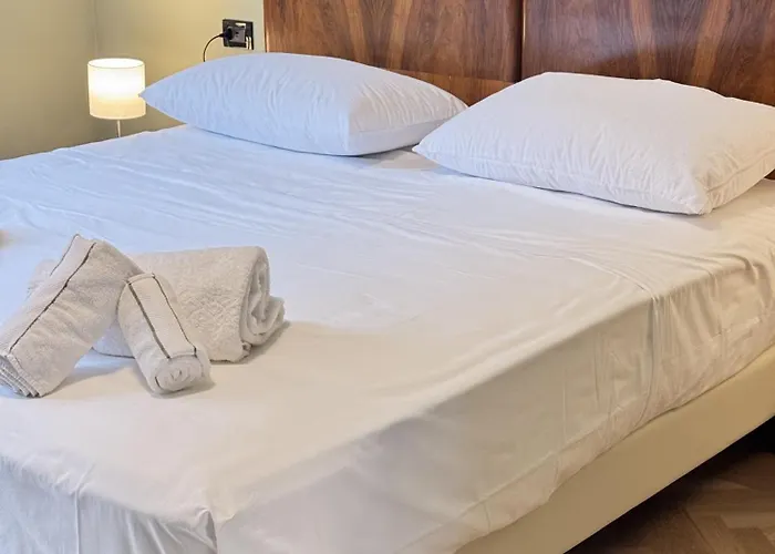 Lisi - Porta Romana Guestroom 3*