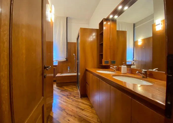 Quadrio Grand - Parking Space And Garden Villa Milano