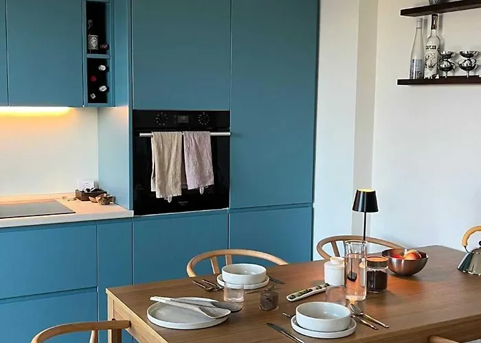 1bdr-4p Near The Station *