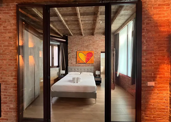 Emme Loft I Orange Moon - Vibrant Modern Luxury Loft Mediolan