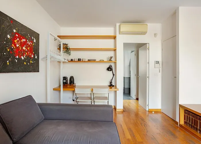 Independent House Private Garden 펜션 밀라노