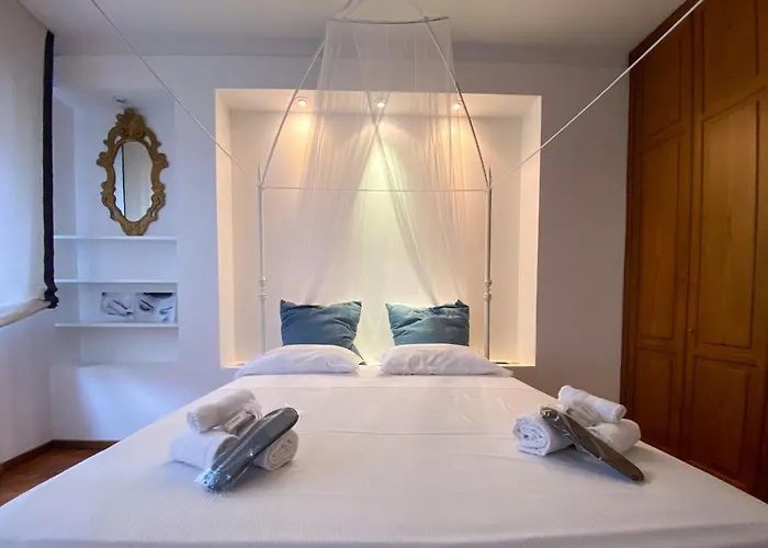 Villa Quadrio Grand - Parking Space And Garden