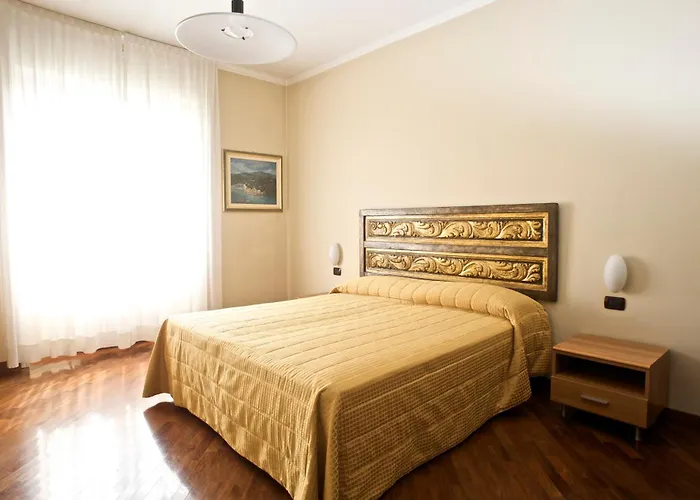 Casa Zara & Domus Lagosta Milano