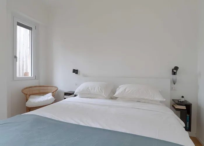 1bdr-4p Near The Station