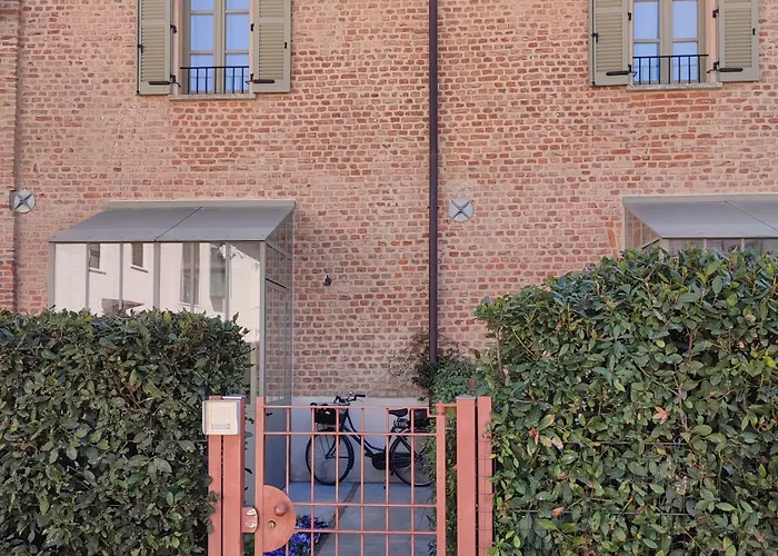 Cascina Storica Con Giardino - Vicino A Stazione Homestay *