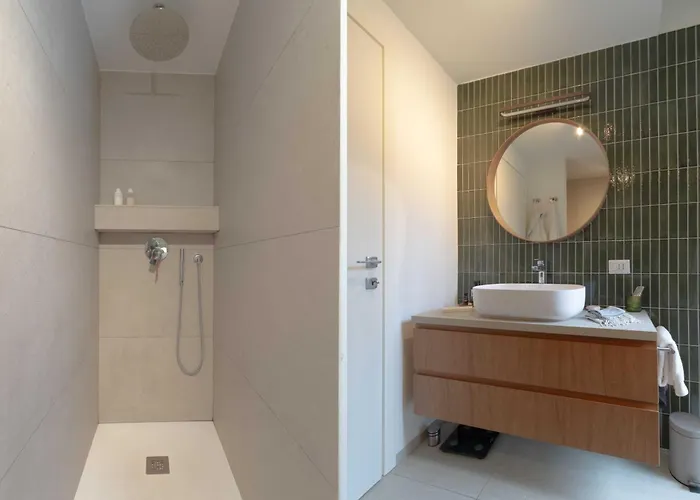 1bdr-4p Near The Station *