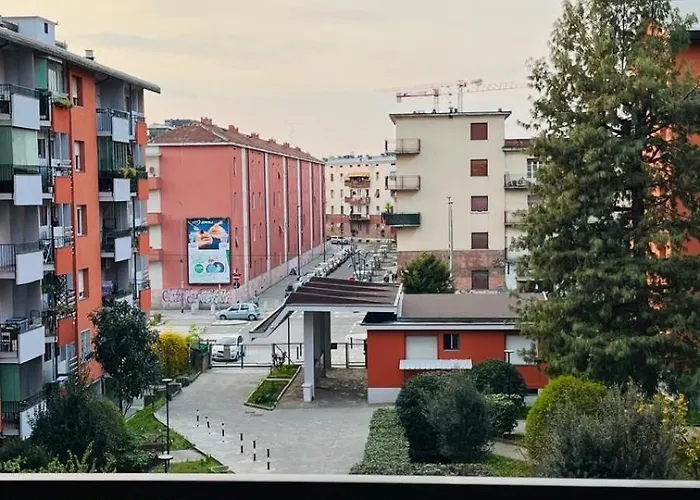 Entire 200 Meters From The Blue Metro Line *