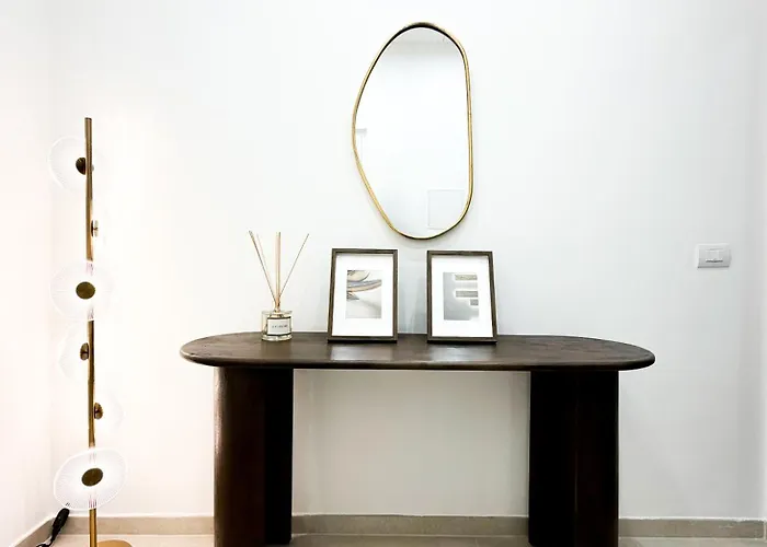 Orange In The Heart Of 아파트 *