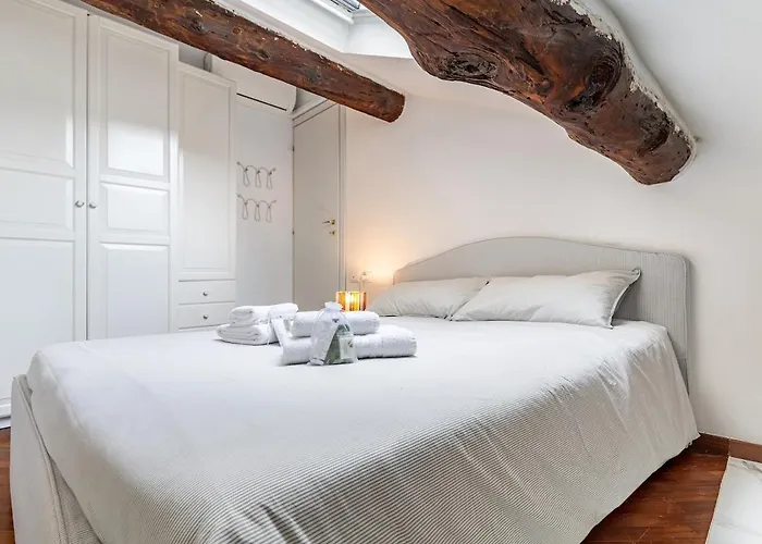 Elegante Mansarda Tra Navigli E Via Tortona 米兰