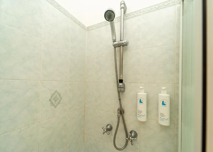 Daire Cozy Attic With Terrace And Ac And Wifi *