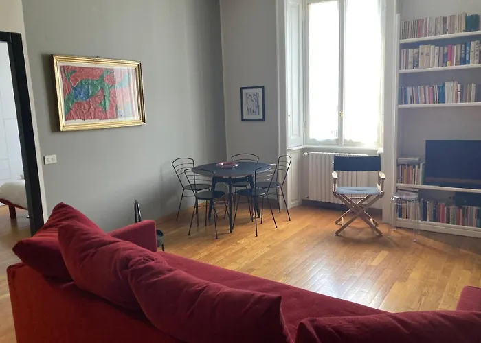 Designer In Center Daire