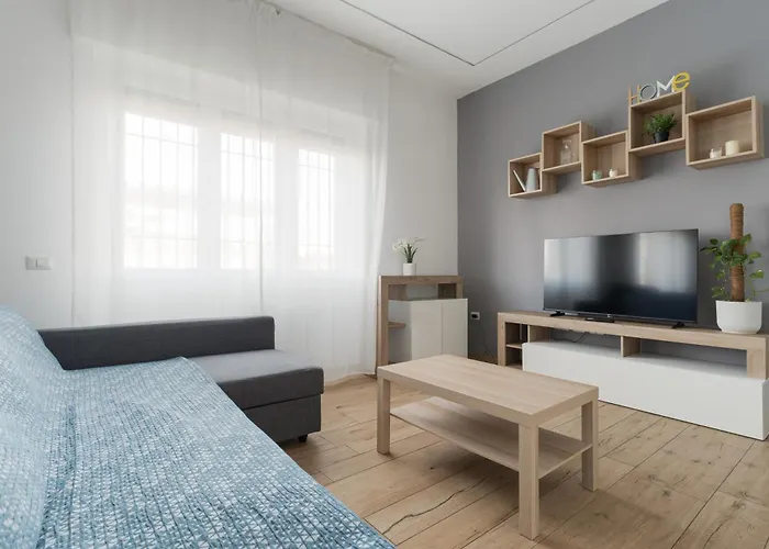 Guesthost - Stylish Forlanini M4 Milaan