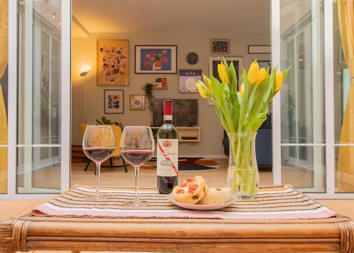 Private Parking In Chinatown - Bright Pearl