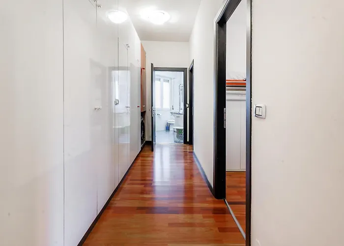 New Near Station 3 Bedroom Appartamento *