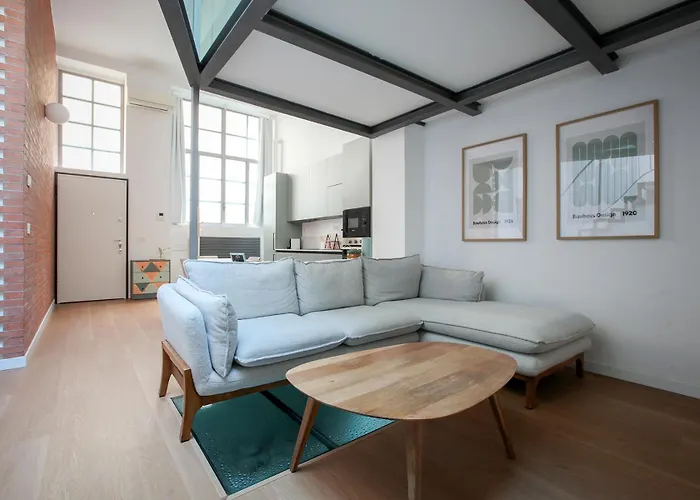 Cozy And Elegant Design Loft *