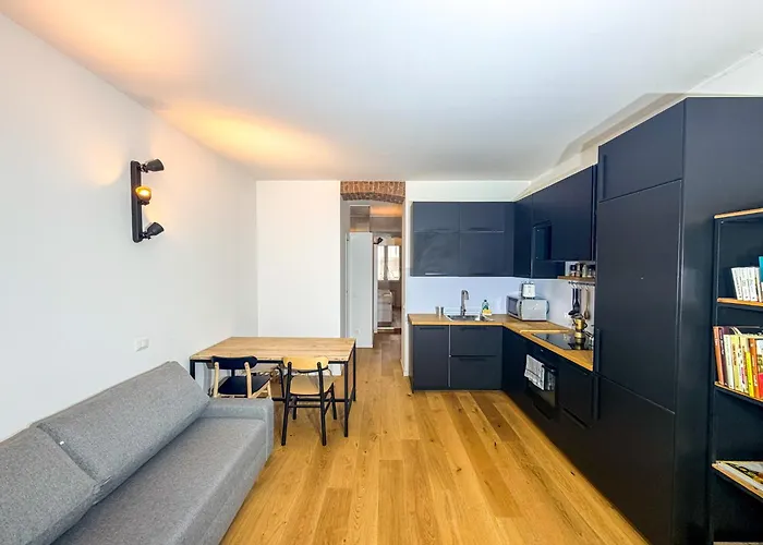 아파트 Modern Two-room With Balcony 2km From The Center