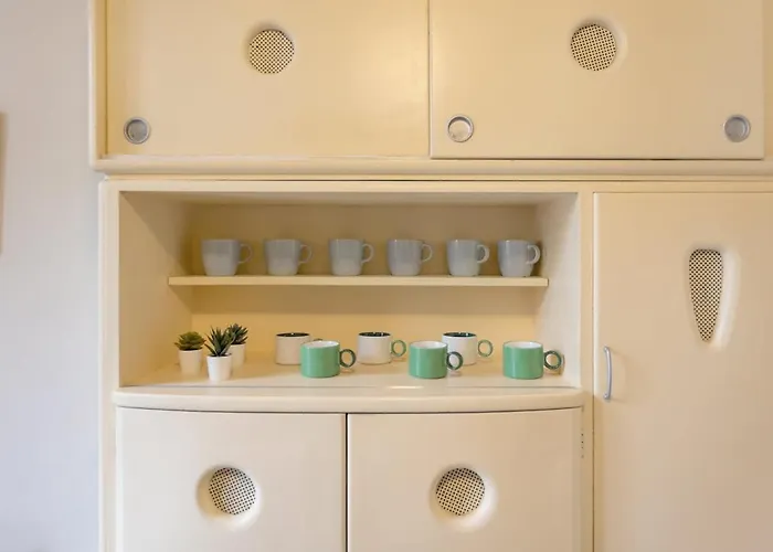 Vintage Chic Flat Steps From Fiera & Wi-fi Milano