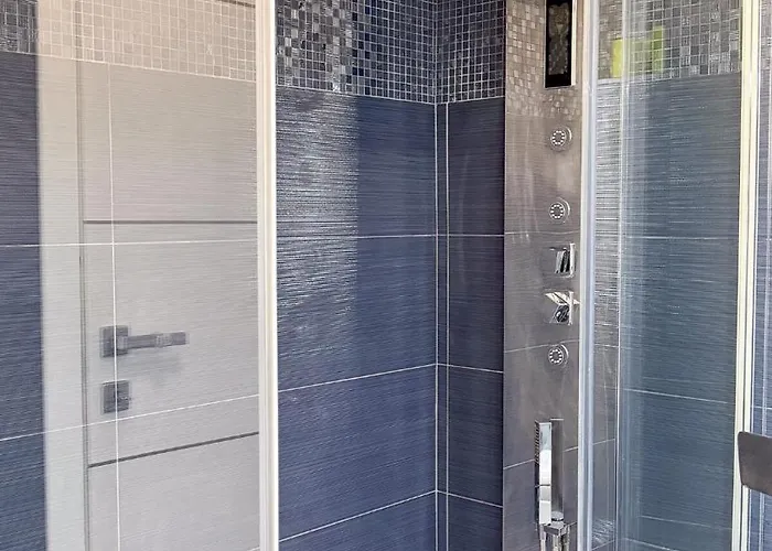 Family 2br With Balcony, Near Metro Milano