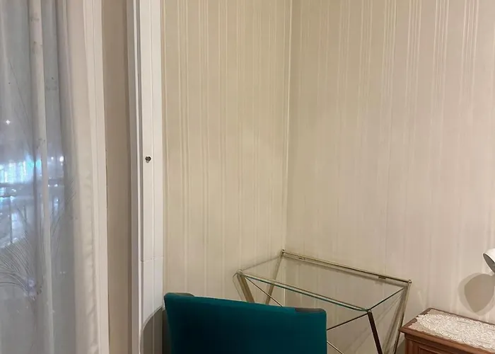 Two Bedroom In Isola Lägenhet *