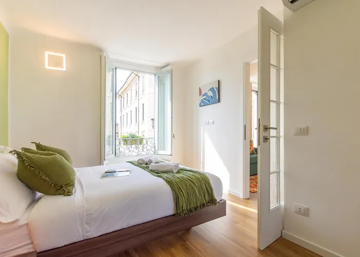 Il Glicine - Vista Mozzafiato, Zona Isola, Vicino Metro M3 M5 E Stazione Apartman *