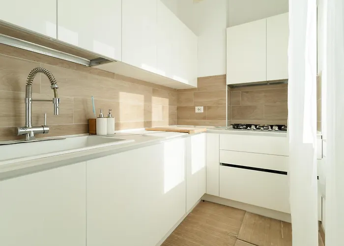 Guesthost - Spacious Balcony X6 Appartement