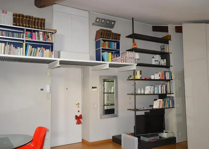 Apartment Luminous Designed Rooftop In Life District Milan