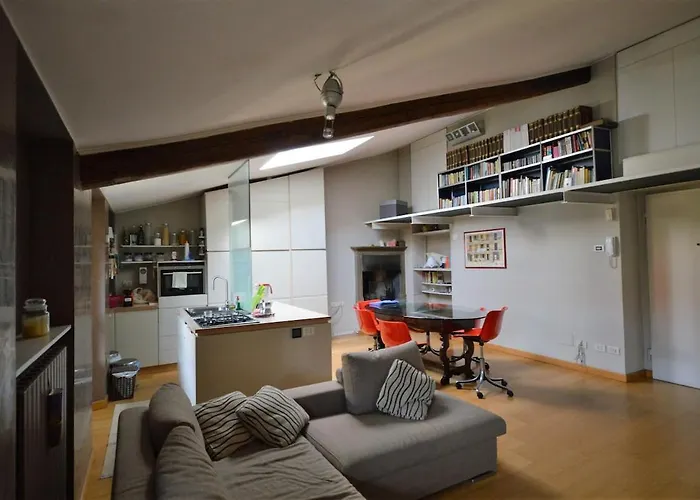 Apartment Luminous Designed Rooftop In Life District Milan