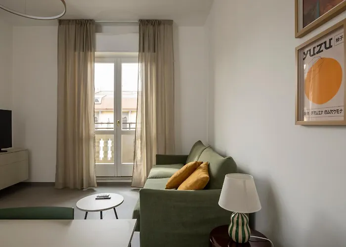 Appartamento Bright Floor Flat With Balconies & Ac - Loreto & Porta Venezia *