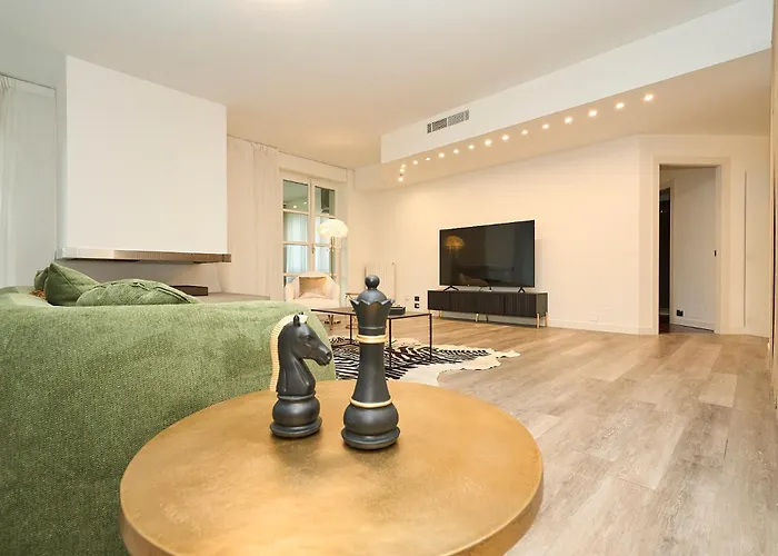 Absolute Luxury Home, 15 Minutes Walk San Siro Милан