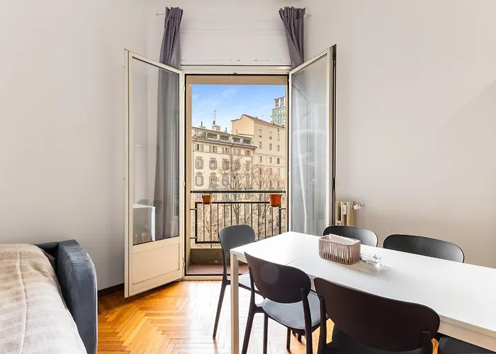 Lejlighed 3 Bedrooms Separate 1 Min Walk From Brera, 15 Min Duomo Milano