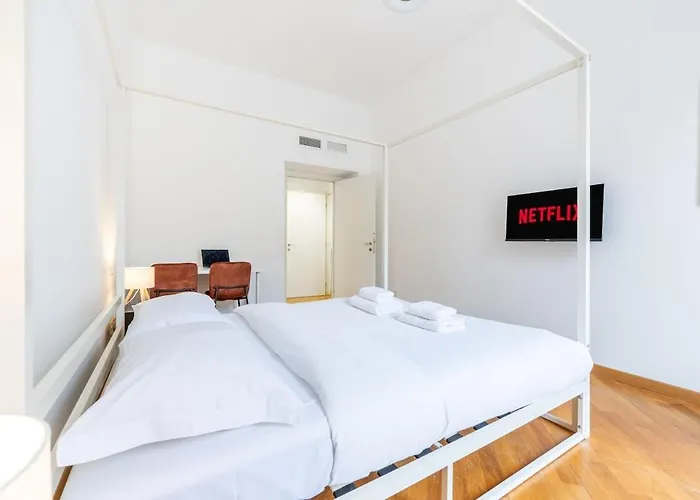 Lejlighed Duomo 15 Min Walk - Historic Center, 4 Bedrooms And 2 Terrace
