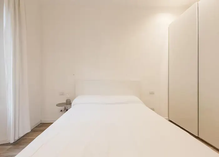 Montenero 73 - Free Wifi - Duomo & 5 Giornate Apartamento