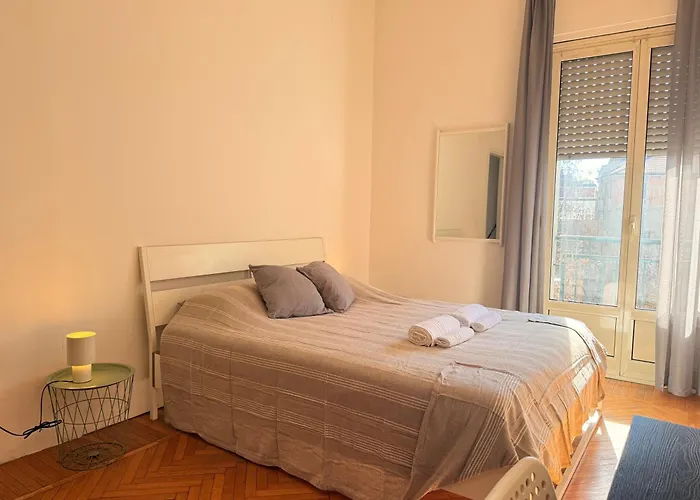 3 Bedrooms Separate 1 Min Walk From Brera, 15 Min Duomo
