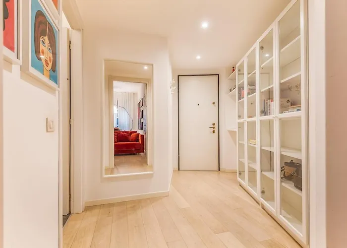 Fara- Train Station 5'-linate Airport 14' 밀라노