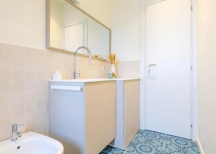 Spacious And Bright 2bdr, 2 Bathrooms * Milánó