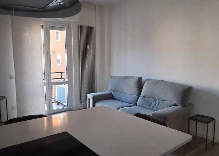 Stylish Renovated Flat In The Heart Of Tortona Design District