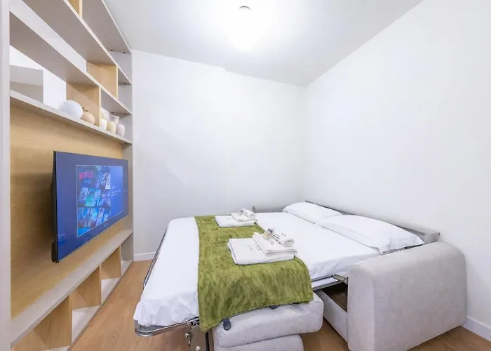 Apartmán Centre Luxury, 2bdr, Sleeps 5 Milán