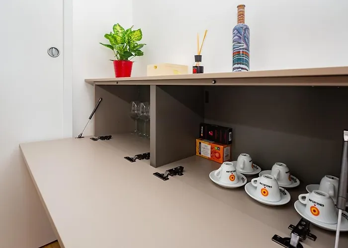 Andrea's Blue Flat Studies Milánó