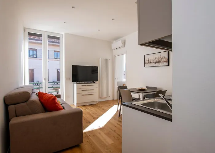 Apartamento Bright Design - Isola District - Metro M3 *