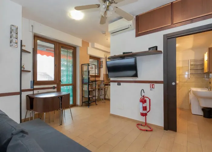I-host 2br With Balcony Porta Romana Appartamento Milano