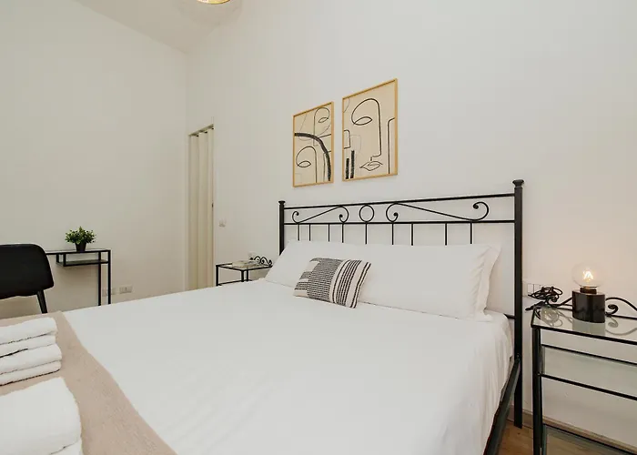 Palazzi - Silenzioso In Porta Venezia *