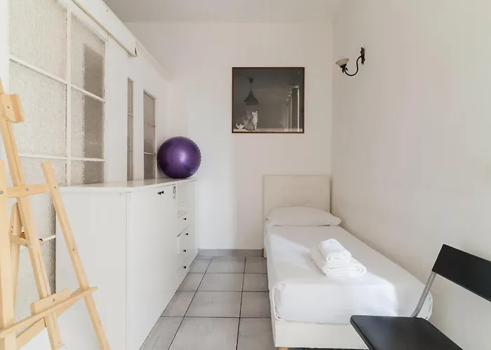 Guesthost - Cozy Near Mm1 Апартаменты *