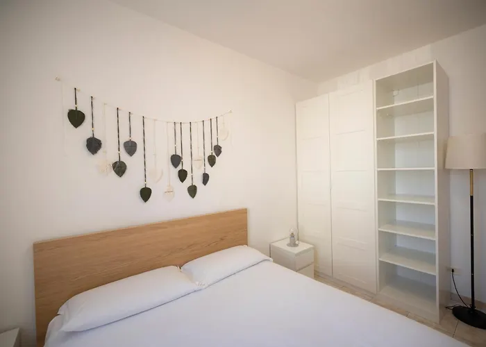 Design & Comfort Near Station Apartament *