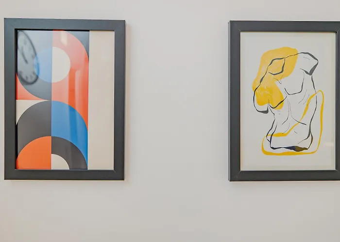 2 Bdr Flat - Direct Tram 15 Min Duomo