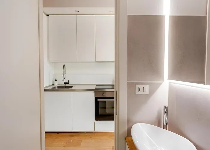 Elegant Oasis 10 Min Station With Balcony E Wifi Near M1 Rovereto Apartment